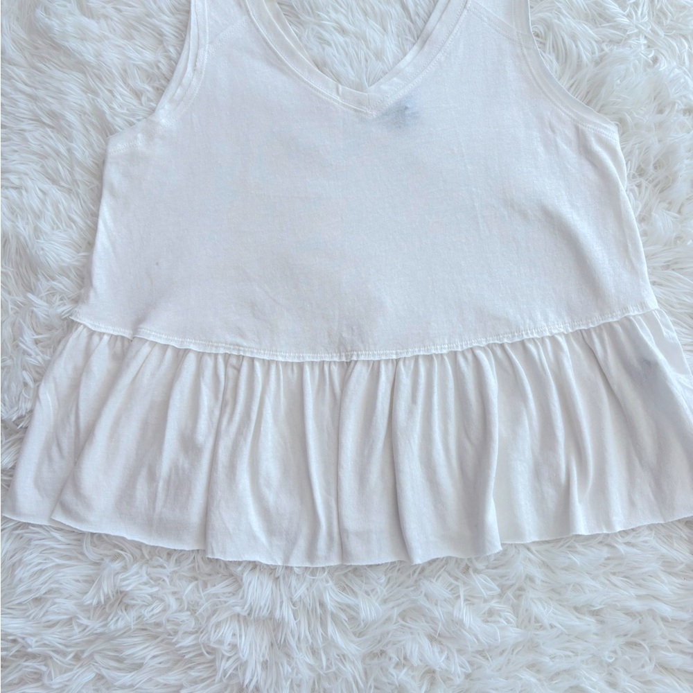 đ€NWOT! Forever 21 Ivory Peplum Flounce-Hem Tank Top. - Picture 2 of 8